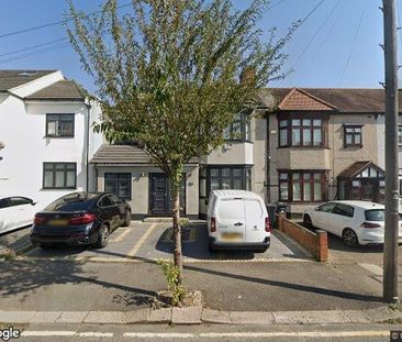 3 Bed Terraced House, Newbury Park, IG2 - Photo 1