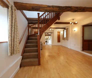 Pigeon House Farm, Eldersfield, Worcestershire, GL19 4NW - Photo 2