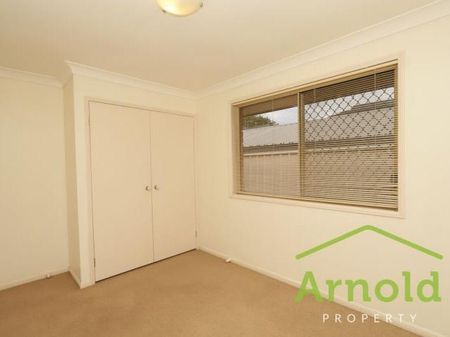 Low Maintenance 3 Bedroom House - Photo 2