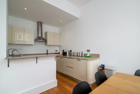 flat 3, 23 Elvaston Place, London SW7 5NL, UK, London - Photo 4