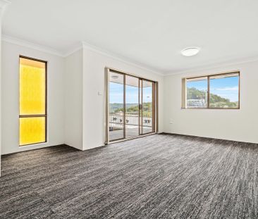Modern 2 Bedroom Unit - Move In Ready! - Photo 4