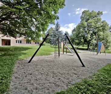 Nabízíme k pronájmu panelový zrekonstruovaný byt 3+kk nedaleko cent... - Photo 1