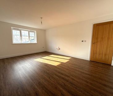 4 bedroom detached house to rent - Photo 5