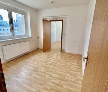 Familienfreundliche 4-Zimmerwohnung in Halle-Neustadt - Photo 1