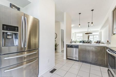 For Lease - 2362 Treversh Common, Burlington, Ontario - Photo 4