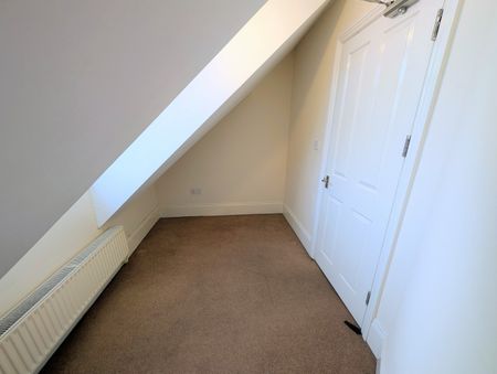 A 1 Bedroom Apartment - Photo 2