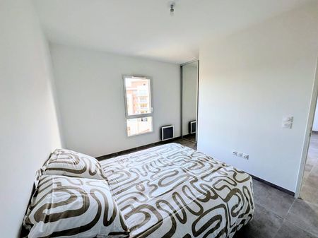 AIX LA DURANNE APPARTEMENT T2 MEUBLE NEUF TERRASSE ET PARKING, - Photo 3