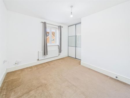 2 bedroom Semi-detached house to rent - Photo 2