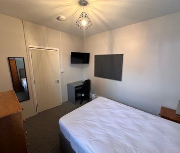 5 bedroom house - Photo 4