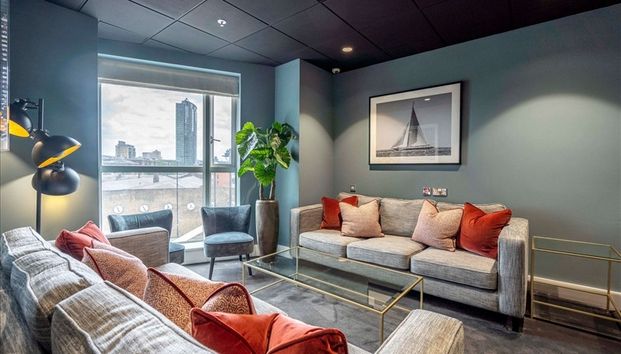 2 bed flat to rent - Photo 1