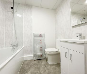 Flat 12, 1 Martin Court, Hastings, TN34 1DY - Photo 1