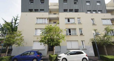 À CHARLEVILLE MEZIERES - Photo 4