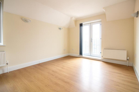 1 bedroom flat to rent - Photo 2