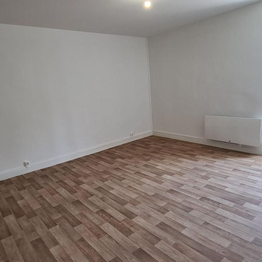 Location Appartement 2 pièces 46m² LUSIGNAN 86600 - Photo 1