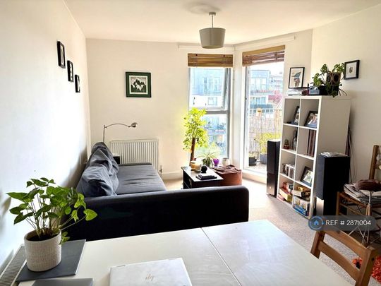 1 bedroom flat to rent - Photo 1