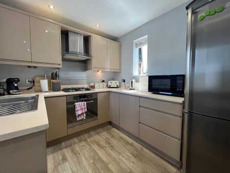 3 bedroom link detached house to rent - Photo 5