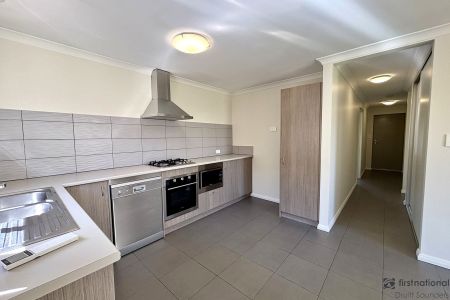 Modern & Secure Home in Great Location HOME OPEN WEDNESDAY 26 AUGUST AT 9.30AM SHARP! - Photo 5
