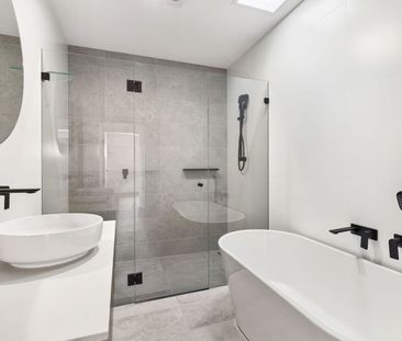 11 Gowrie Crescent, Westmead, NSW 2145 - Photo 4