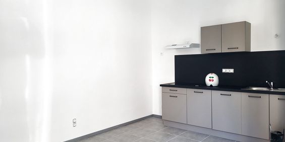 Location Appartement 1 pièce 21m² NIMES 30000 - Photo 3