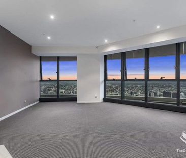 LUXURY APARTMENT , High Floor - Photo 6