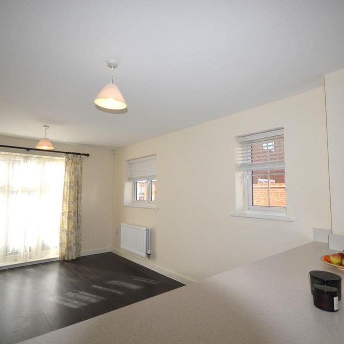 4 bedroom detached house to rent - Photo 1