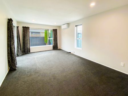 Modern, Easy-Care Living - Photo 4