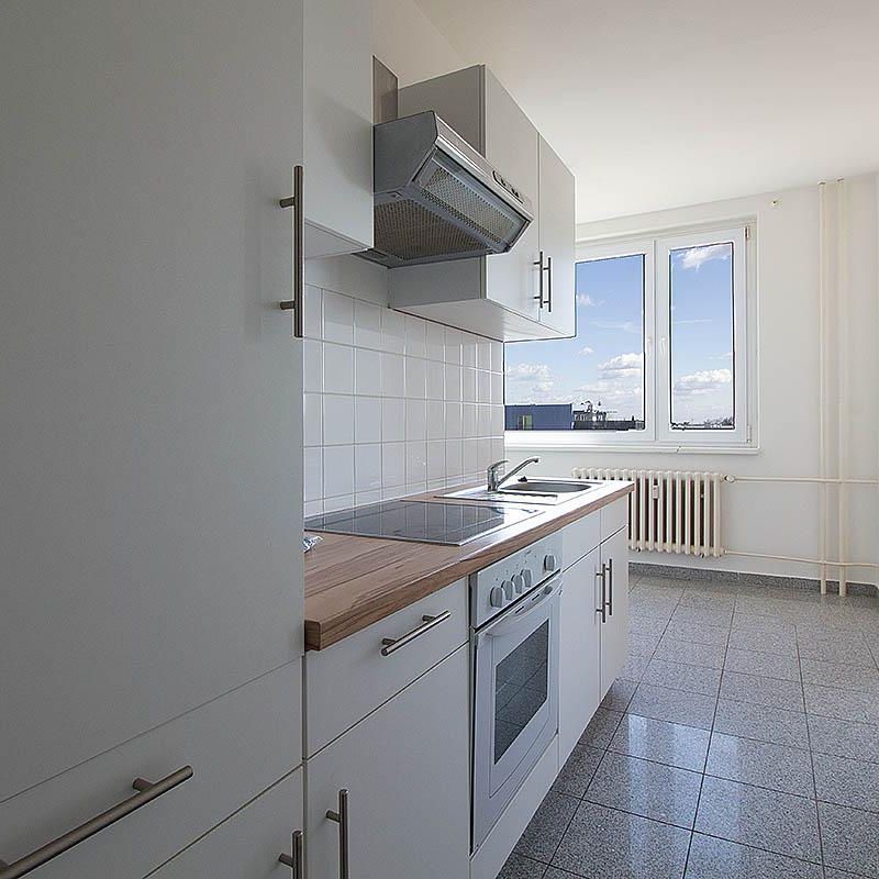 Pronájem bytu v Praze, byt 2+1/L, 62m2, Praha 9, po rekonstrukci, nezařízený - Photo 1