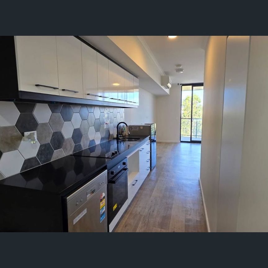 Modern Apartment - Photo 1