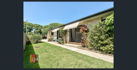 NEAT TWO BEDROOM UNIT NEAR THE WATER! - Photo 3