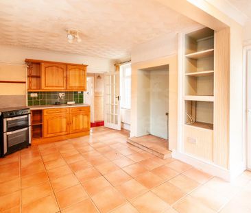 2 bedroom semi-detached house to rent - Photo 4