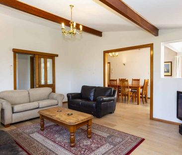 Spacious 4-bedroom home in Avonhead! - Photo 3