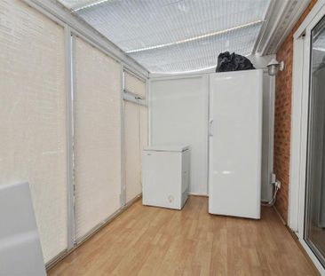 3 bedroom detached bungalow to rent - Photo 6