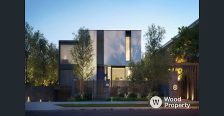 Luxury Three-Storey Townhouse with Double Garage and Wine Cellar - Photo 5