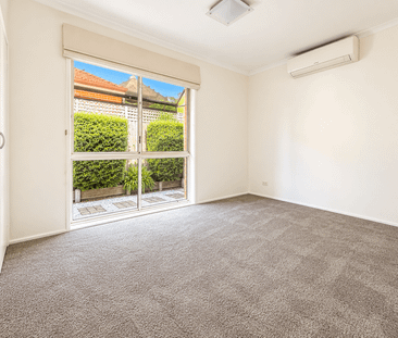 Private Standalone Villa in a Convenient Balwyn Location - Photo 3
