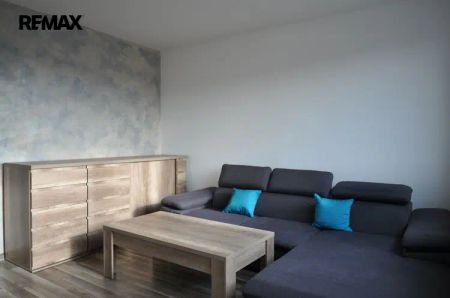 Pronájem bytu 2+1 - Fotografie 3