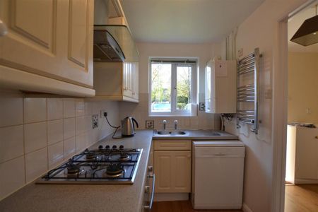 2 bedroom terraced house to rent - Photo 4