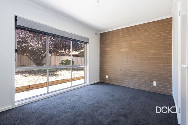 2/6 Mijuda Court Kennington VIC - Photo 1