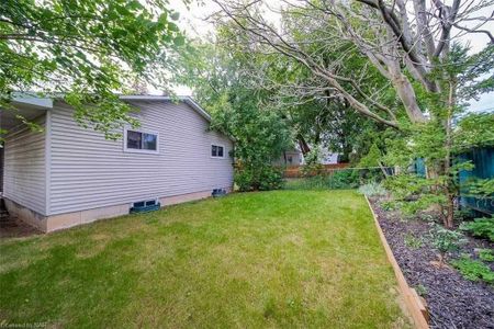 For Lease - 3 Herrick Avenue Unit# Main Fl, St. Catharines, Ontario - Photo 2