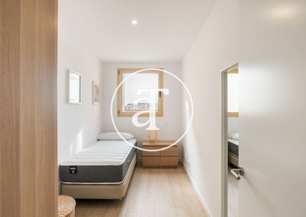 Apartment for rent with 2 bedrooms, studio and balcony in Badalona