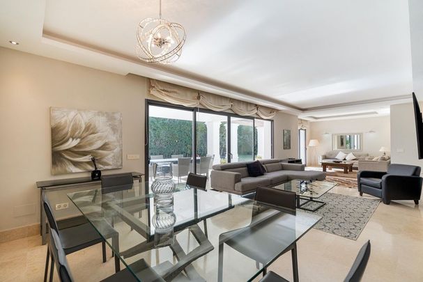Luxury Villa for rent in Marbella, Andalusia - Photo 1