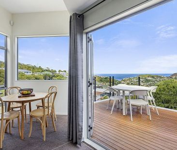 Spacious sunlit 3 bedroom home with stunning views - Photo 3