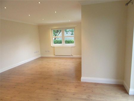 4 bedroom detached house to rent - Photo 2