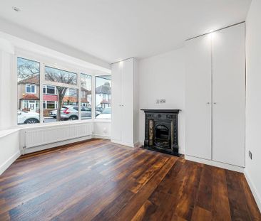 4 bedroom end of terrace house to rent - Photo 6