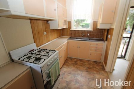 Cosy Home on Ross Hill - Photo 4