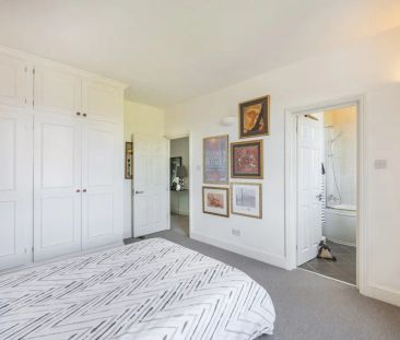 3 bedroom flat in London - Photo 6