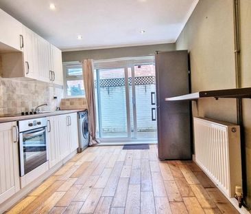 3 bedroom terraced house to rent - Photo 5