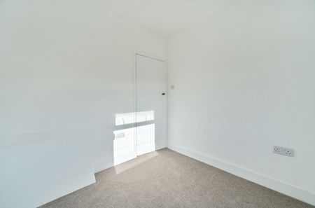 3 bedroom detached house to rent - Photo 3