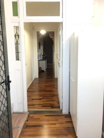 Large residence, close to all amenities - Photo 5