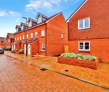 3 bedroom semi-detached house to rent - Photo 6