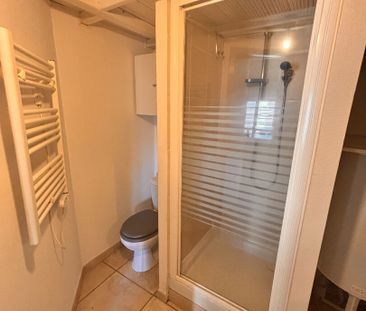 NIMES CENTRE ECUSSON- T2 BIS de 42.78 m2 ., - Photo 2